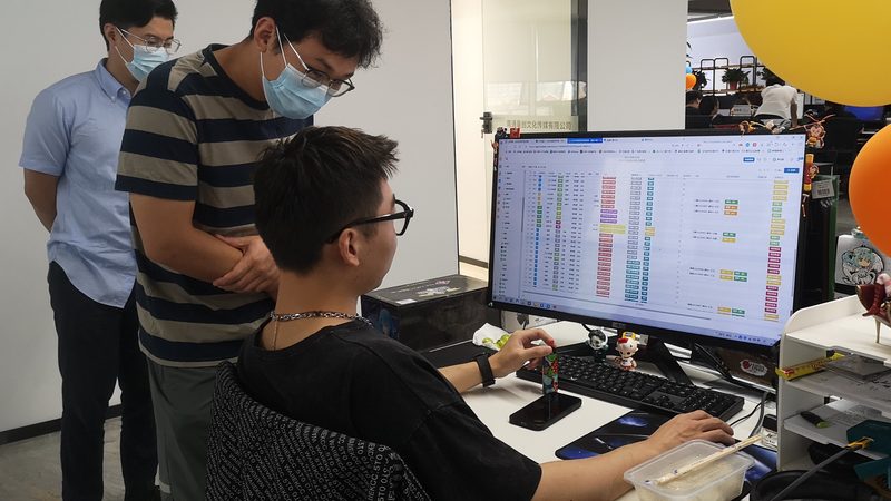 广告制作合同里违约金条款到底该怎么写
